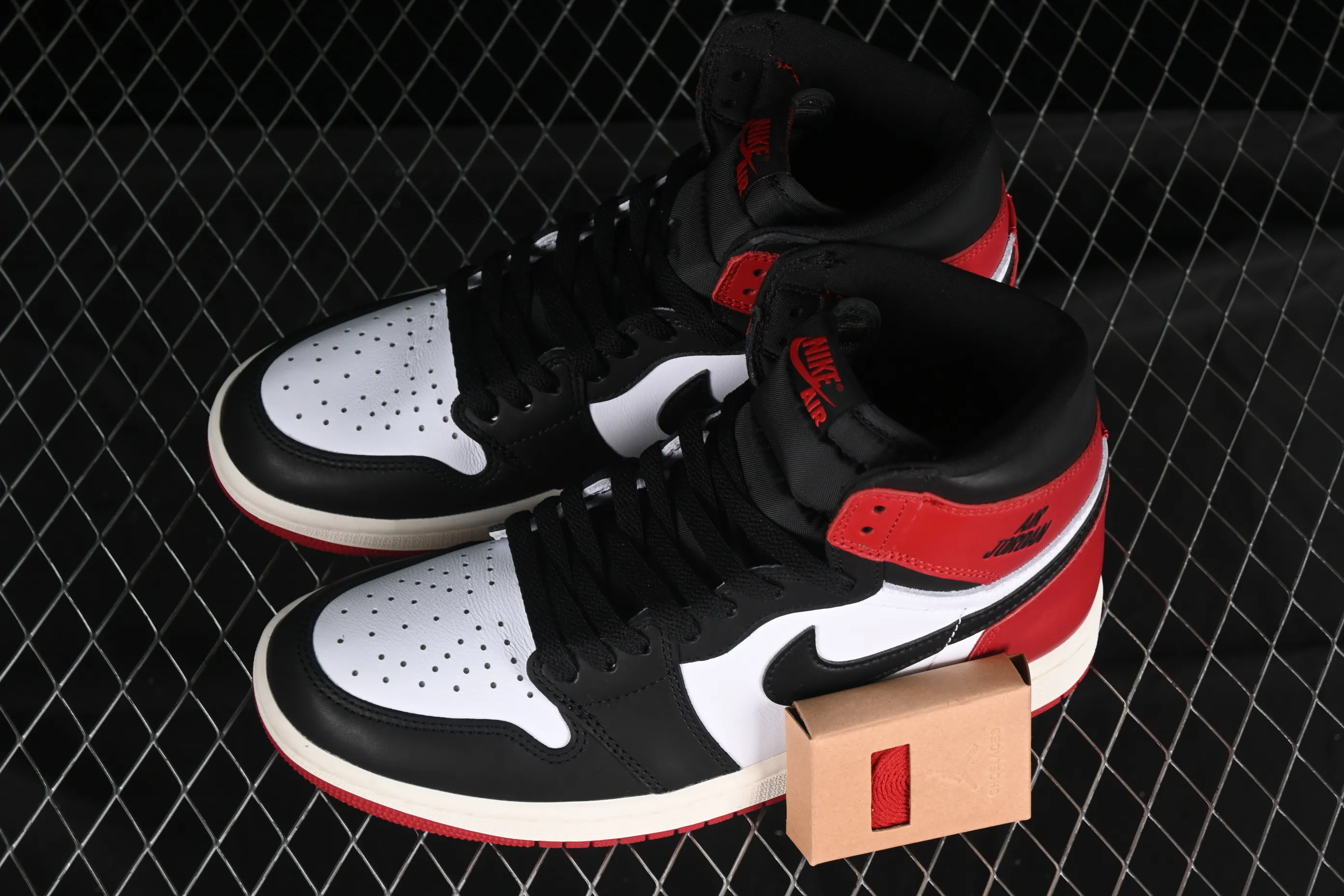 All categories Air Jordan Jordan series basketball shoes Air Jordan 1 High OG version Air Jordan 1 High OG "Black Toe Reimagined" AJ1 Joe 1 new black toe DZ5485-106